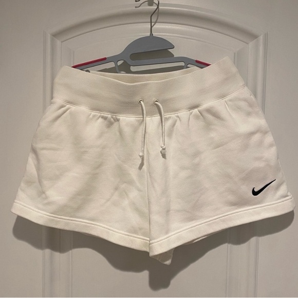 Nike Fleece Shorts - Picture 4 of 4